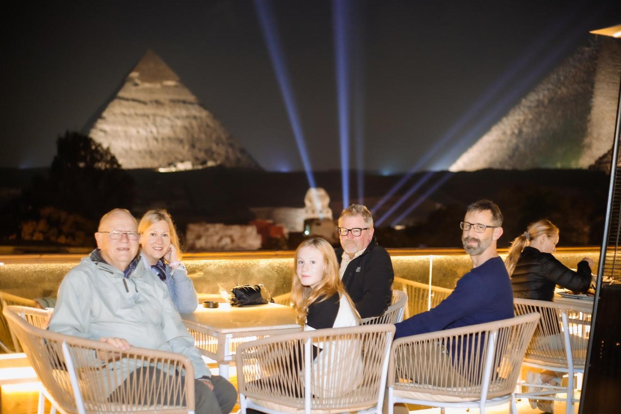 Tree Lounge Pyramids View Inn , Sphinx Giza Kafret el-Gabal Exteriér fotografie