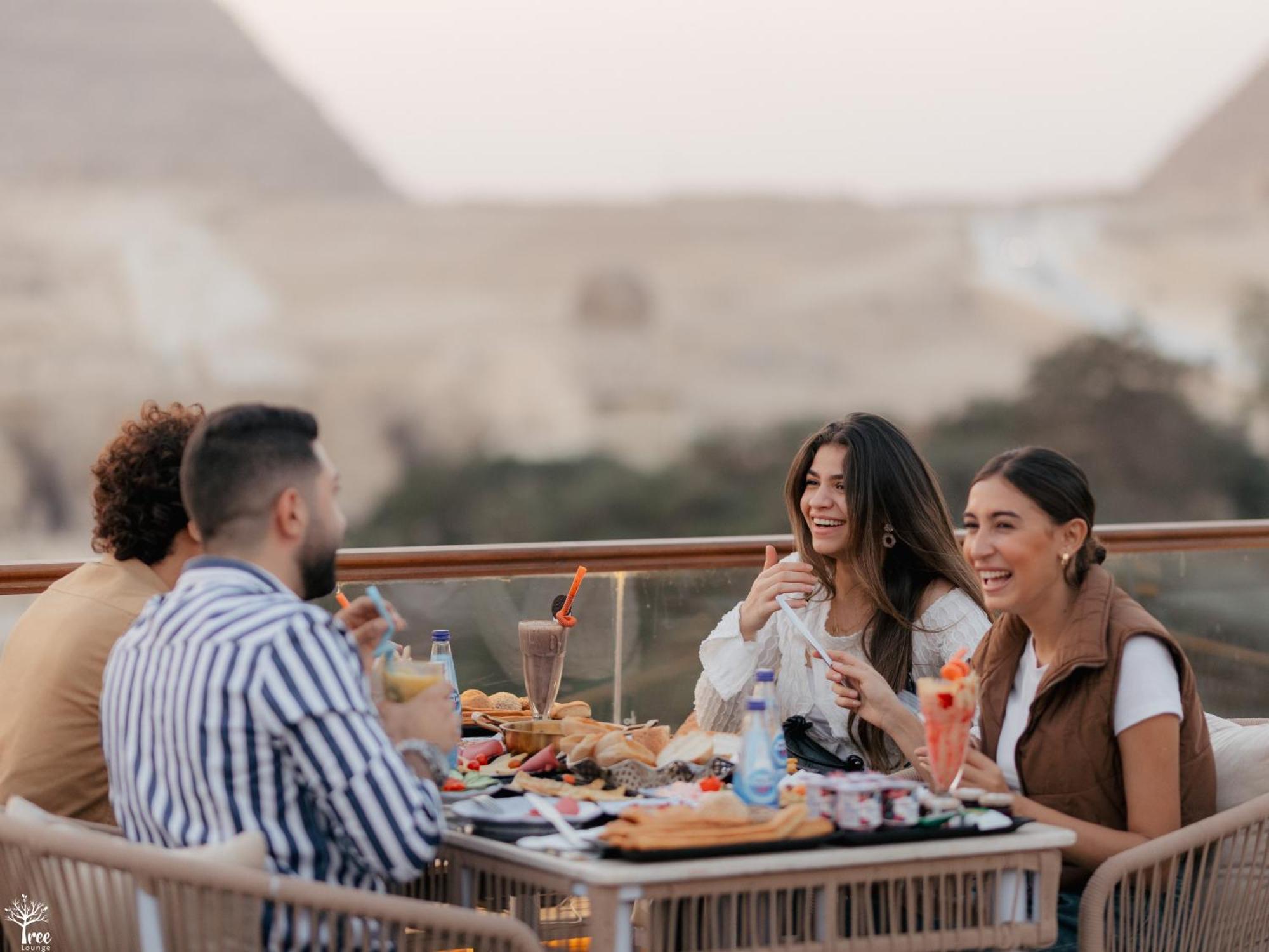 Tree Lounge Pyramids View Inn , Sphinx Giza Kafret el-Gabal Exteriér fotografie